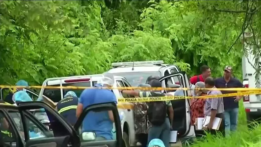 Autoridades dan con el hallazgo de restos de una mujer dentro de un taxi