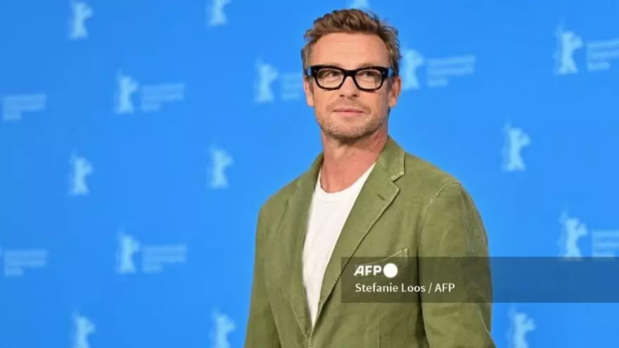 El actor Simon Baker