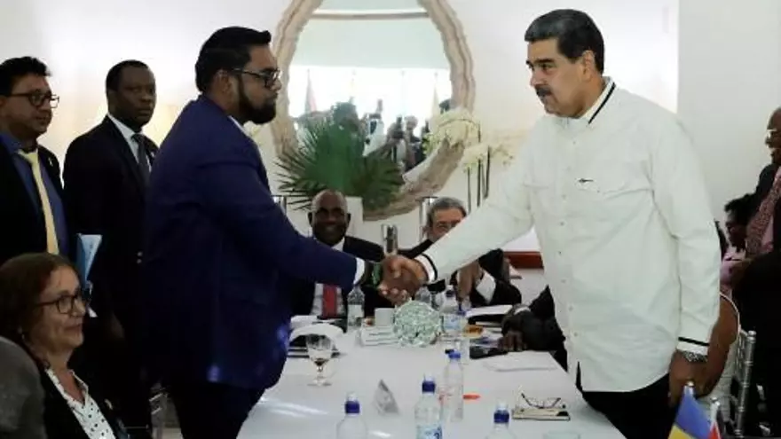 Presidente de Guyana, Irfaan Ali y Nicolás Maduro, presidente de Venezuela