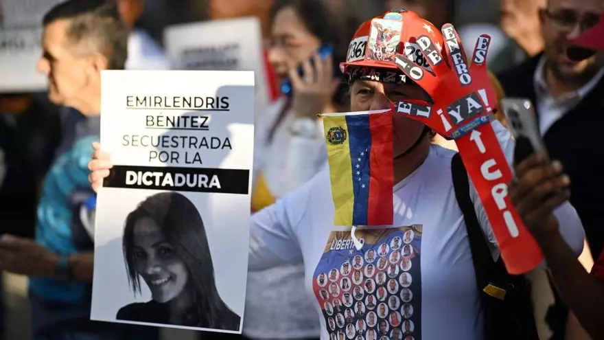 Manifestantes en Caracas piden la libración de los presos políticos