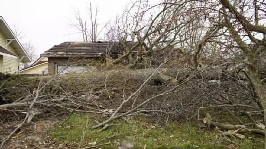Daño generado por el paso de un tornado en Estados Unidos