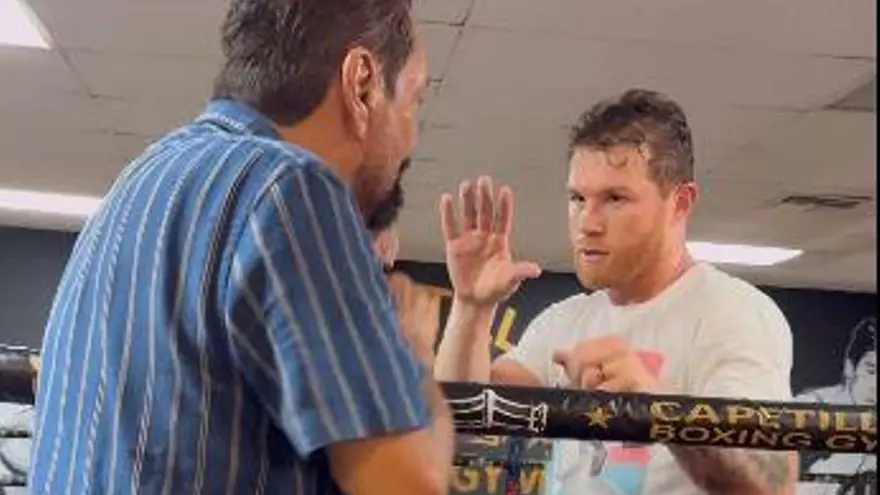 Roberto Durán junto a Saúl Canelo Álvarez