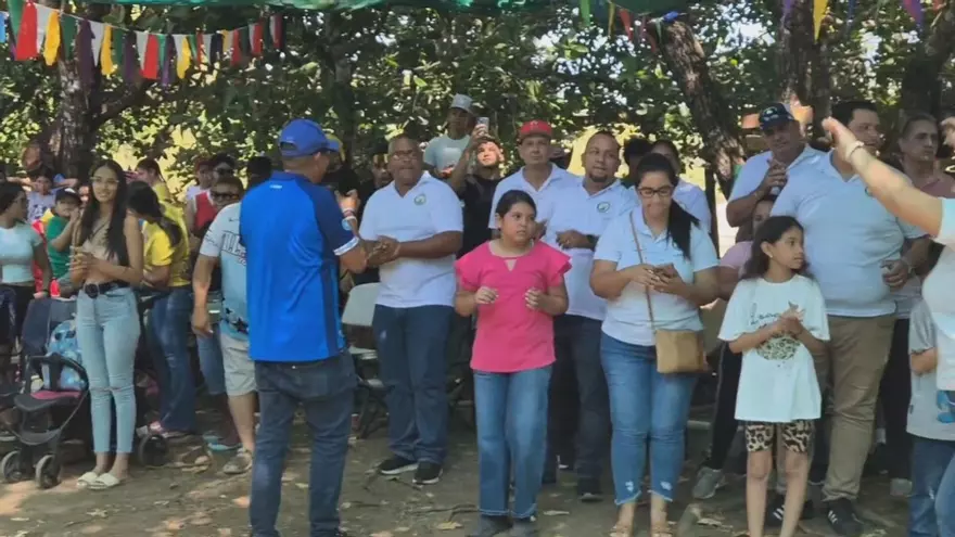 Jóvenes celebran retiro espiritual como alternativa al Carnaval en El Ciruelo.